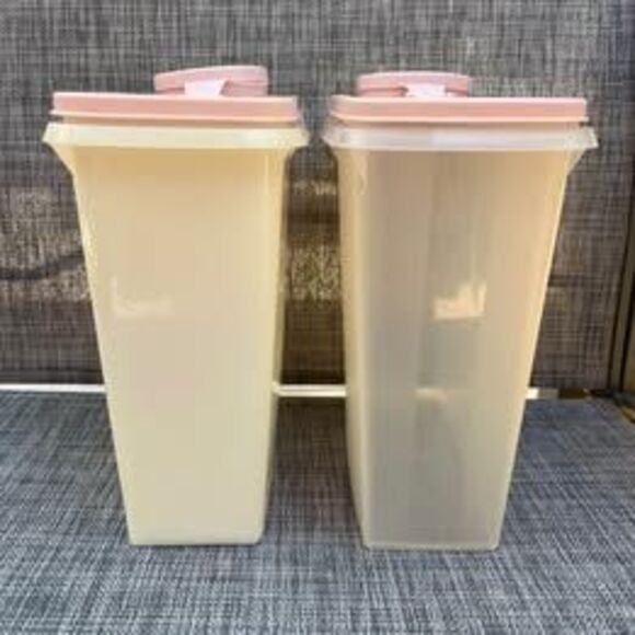 2 VINTAGE Tupperware Cereal Keeper Pourer 2 Qt Pink Cover 469-2 & 469-9 - Picture 6 of 10